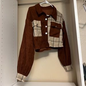 Size: small description: crop flannel w right side w patterns left solid color